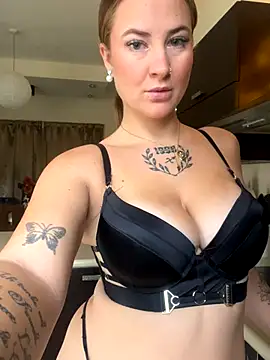 ManjaWinkler online show from November 2025 06:57:02 AM