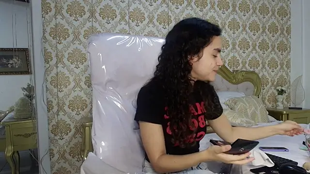 JessB  online show from November 2025 06:14:01 PM