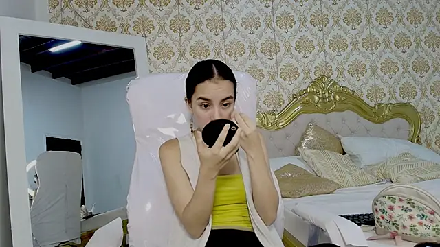 Snapshot of JessB_ chatting on September 2025 06:24:02 PM JessB online show from September 2025 06:24:02 PM