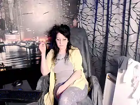 Snapshot of AMOURSWEET2025 chatting on February 2026 06:13:02 PM AMOURSWEET2025 online show from February 2026 06:13:02 PM