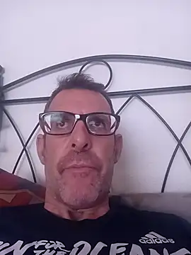 gigolobcn online show from April 2026 04:32:01 PM