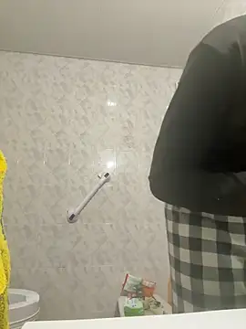 Snapshot of gigolobcn chatting on December 2025 10:43:02 AM gigolobcn online show from December 2025 10:43:02 AM