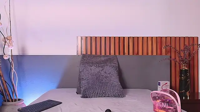 DaphneBeaumont online show from November 2025 12:27:02 PM