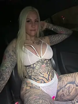 CoraDiamond online show from February 2026 06:32:01 PM