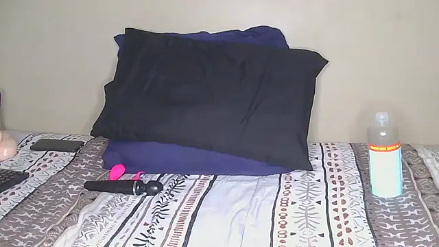 Snapshot of CherieBlushX chatting on April 2026 04:16:02 AM CherieBlushX online show from April 2026 04:16:02 AM