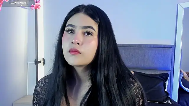 Snapshot of Emma__clark_ chatting on October 2025 12:28:02 PM Emma clark online show from October 2025 12:28:02 PM