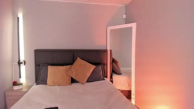 Emma  clark  online show from January 2026 12:52:02 PM