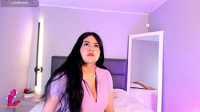 Emma  clark  online show from November 2025 01:04:01 PM