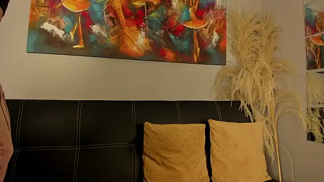 Emma  clark  online show from February 2026 01:00:01 PM