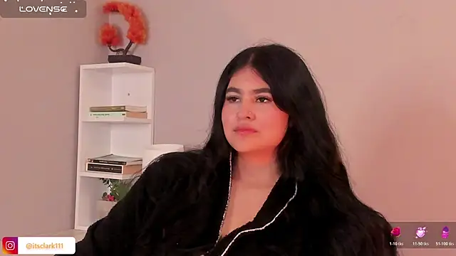 Snapshot of Emma__clark_ chatting on April 2026 05:30:01 PM Emma clark online show from April 2026 05:30:01 PM