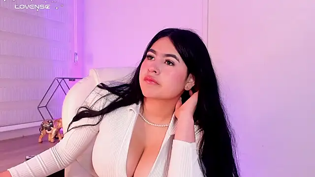 Emma  clark  online show from November 2025 12:27:02 PM