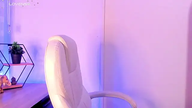 Emma  clark  online show from November 2025 12:26:01 PM