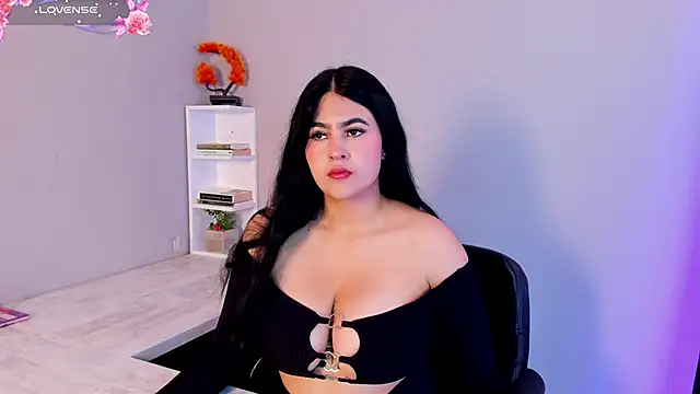 Snapshot of Emma__clark_ chatting on September 2025 12:33:01 PM Emma clark online show from September 2025 12:33:01 PM
