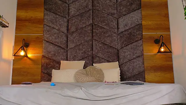 Nickifox   online show from January 2026 07:47:01 AM