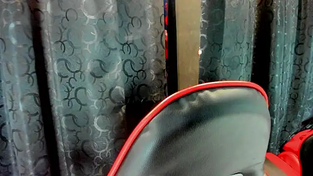 Lili milk20 online show from December 2025 07:28:02 PM