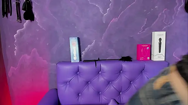 Lili milk20 online show from October 2025 08:08:01 PM