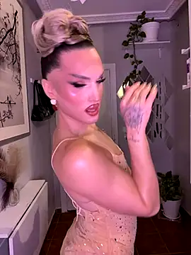 Snapshot of lacattiva chatting on November 2025 05:13:02 PM lacattiva online show from November 2025 05:13:02 PM