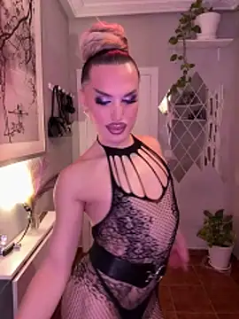 Snapshot of lacattiva chatting on November 2025 08:42:02 PM lacattiva online show from November 2025 08:42:02 PM