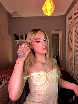 Snapshot of lacattiva chatting on December 2025 05:00:01 PM lacattiva online show from December 2025 05:00:01 PM