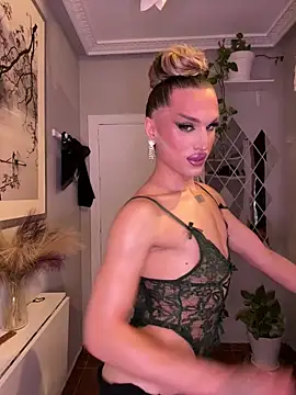 Snapshot of lacattiva chatting on September 2025 05:52:02 PM lacattiva online show from September 2025 05:52:02 PM