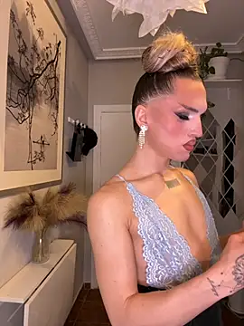 Snapshot of lacattiva chatting on October 2025 08:20:01 PM lacattiva online show from October 2025 08:20:01 PM