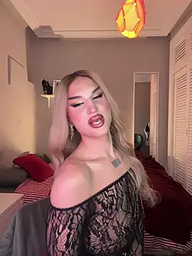 Snapshot of lacattiva chatting on December 2025 12:40:02 PM lacattiva online show from December 2025 12:40:02 PM