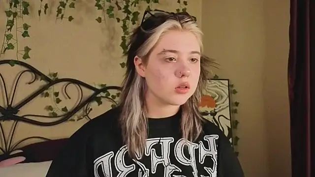 IrisSoCute online show from October 2025 07:51:01 AM