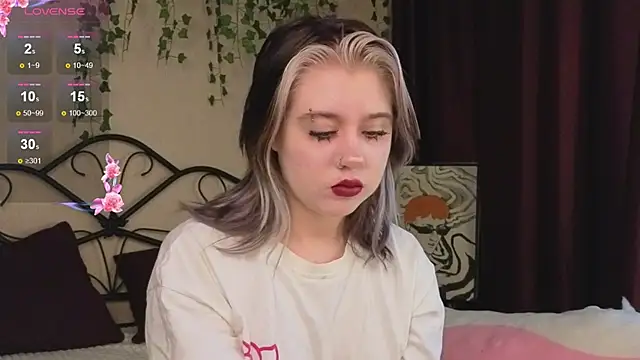 IrisSoCute online show from October 2025 08:24:02 AM