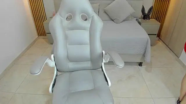 Keisha jalal online show from November 2025 06:45:01 PM