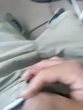 Hzbrandon11 online show from April 2026 04:44:01 PM