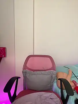 Snapshot of Zara_Bel chatting on December 2025 06:18:02 PM Zara Bel online show from December 2025 06:18:02 PM