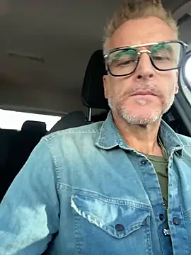 Snapshot of Axl_hot chatting on September 2025 07:35:01 AM Axl hot online show from September 2025 07:35:01 AM