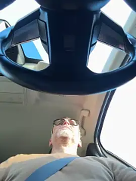 Axl hot online show from March 2026 04:41:01 PM