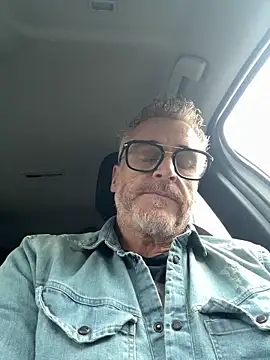 Axl hot online show from May 2026 03:43:02 PM