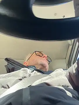 Axl hot online show from February 2026 10:11:01 AM