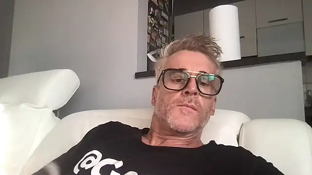 Snapshot of Axl_hot chatting on July 2026 05:08:01 PM Axl hot online show from July 2026 05:08:01 PM