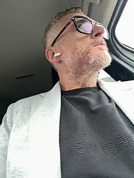 Axl hot online show from May 2026 10:29:01 AM