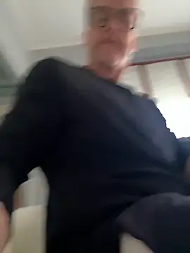 Axl hot online show from April 2026 09:38:02 AM