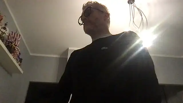 Axl hot online show from January 2026 04:21:02 PM