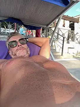 Snapshot of Axl_hot chatting on June 2026 05:41:01 PM Axl hot online show from June 2026 05:41:01 PM
