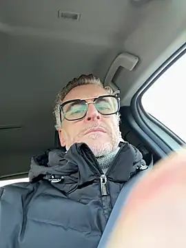 Axl hot online show from February 2026 08:49:02 AM