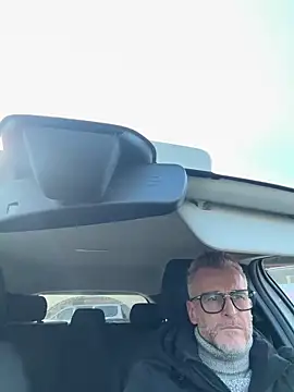 Axl hot online show from March 2026 09:23:01 AM