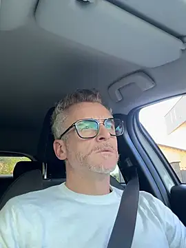 Axl hot online show from April 2026 03:29:01 PM