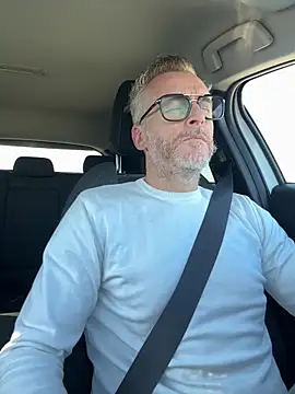 Axl hot online show from April 2026 03:19:02 PM