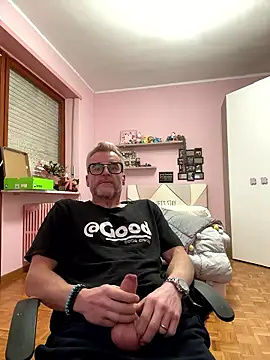 Axl hot online show from January 2026 02:57:01 PM