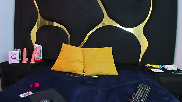 GabrielBrowm online show from October 2025 09:56:01 PM