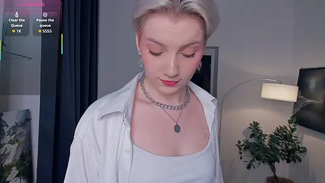 OdelynaAsp online show from November 2025 12:31:02 PM