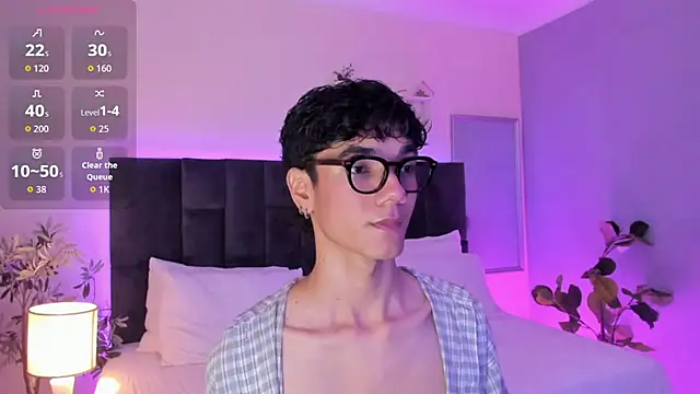 Snapshot of Phillicious__ chatting on November 2025 10:41:02 PM Phillicious online show from November 2025 10:41:02 PM