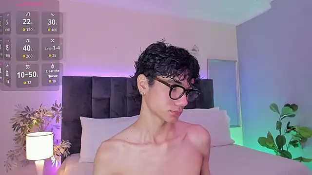 Snapshot of Phillicious__ chatting on December 2025 08:25:01 PM Phillicious online show from December 2025 08:25:01 PM