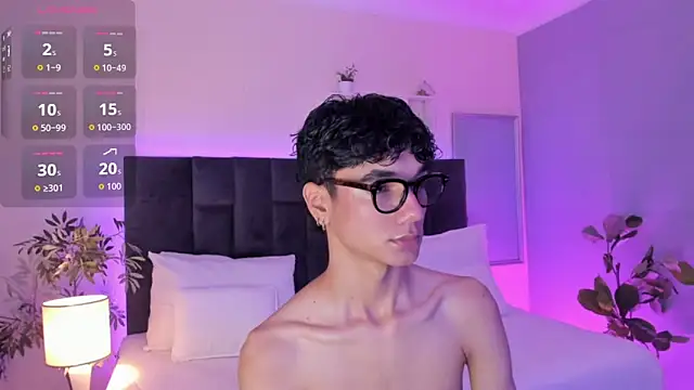 Snapshot of Phillicious__ chatting on November 2025 09:51:02 PM Phillicious online show from November 2025 09:51:02 PM